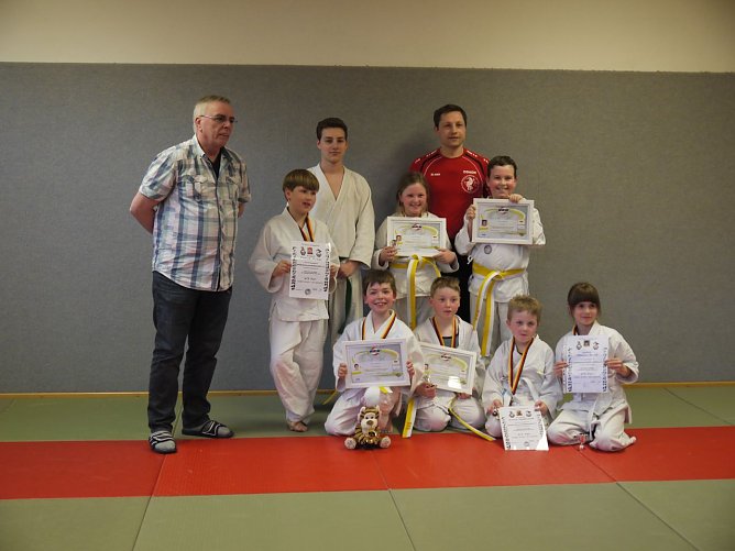 Prüfung bestanden (Foto: Kampfsportverein) Prüfung bestanden (Foto: Kampfsportverein)