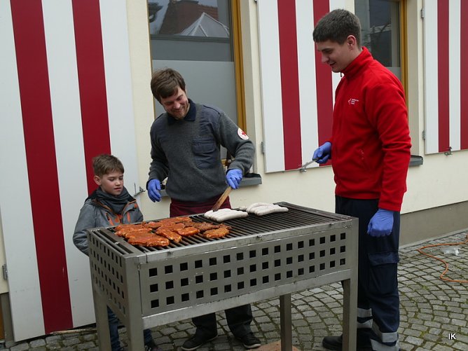 Es wird gegrillt (Foto: Ilka K&uuml;hn)