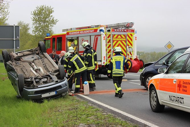 Auf dem Dach gelandet (Foto: Feuerwehr Heiligenstadt)
