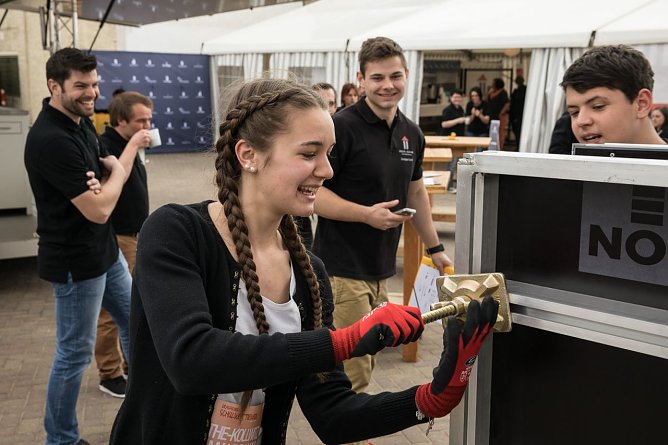 Ausprobieren (Foto: M. Fuhlrott)