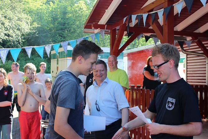 Siegerehrung (Foto: Feuwerwehr Heilibad Heiligenstadt) Siegerehrung (Foto: Feuwerwehr Heilibad Heiligenstadt)