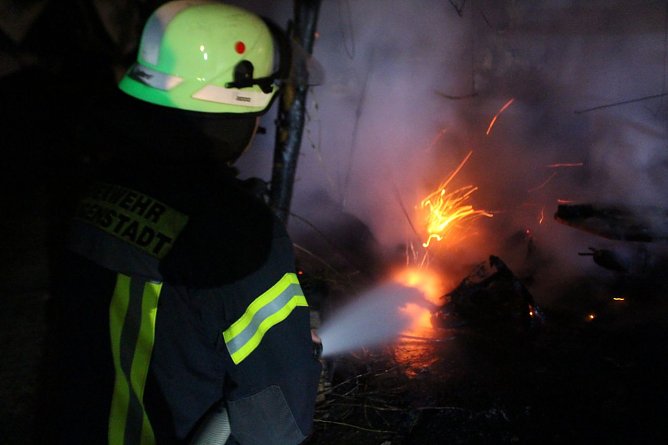 Brandeinsatz (Foto: Feuwerwehr Heilibad Heiligenstadt) Brandeinsatz (Foto: Feuwerwehr Heilibad Heiligenstadt)