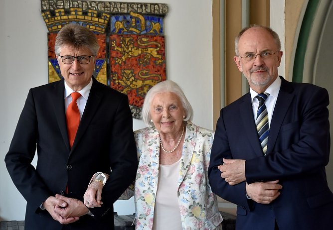 Stabübergabe (Foto: Sielmann Stiftung) Stabübergabe (Foto: Sielmann Stiftung)