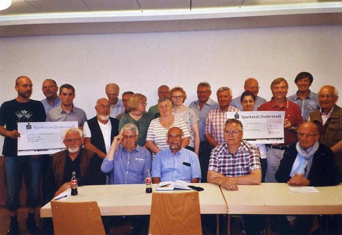 Schecküberreichung (Foto: G. Germeshausen) Schecküberreichung (Foto: G. Germeshausen)