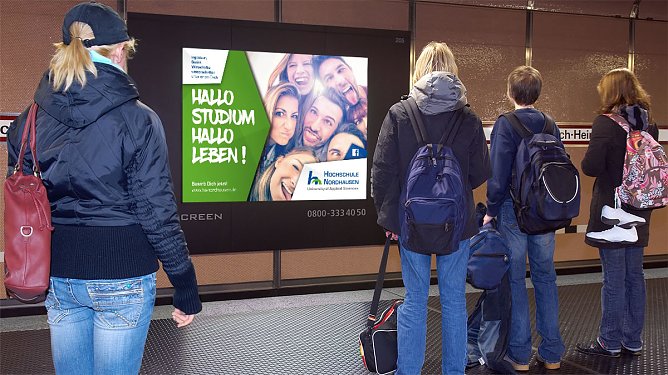 Die Hochschule Nordhausen macht in diesem Jahr unter anderem auch Werbung in M&uuml;nchener U-Bahn-Stationen  (Foto: Infoscreen GmbH)