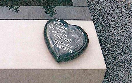 Gedenkstein (Foto: Polizei) Gedenkstein (Foto: Polizei)