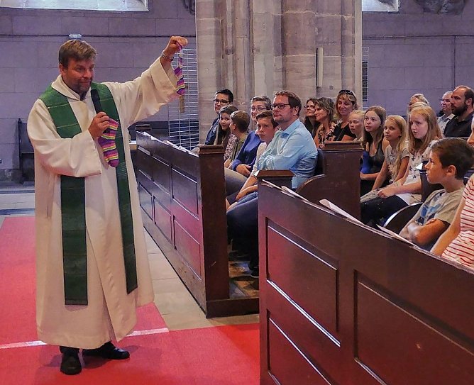 Pfr. K&ouml;nen mit Socken (Foto: Ilka K&uuml;hn)