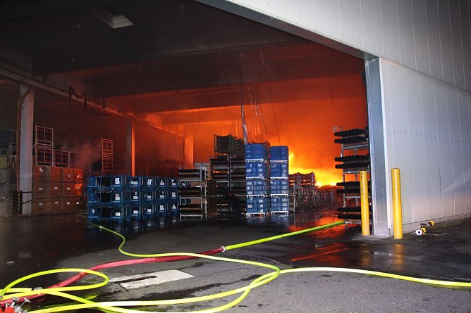 Großfeuer in Heiligenstadt (Foto: Feuerwehr Heilbad Heiligenstadt) Großfeuer in Heiligenstadt (Foto: Feuerwehr Heilbad Heiligenstadt)