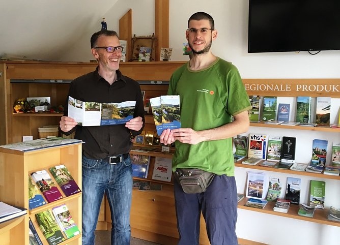 Vorstellung Flyer (Foto: Naturpark)