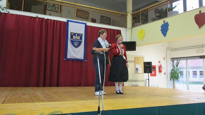 Karla Dont und Ilona Poldi F&ograve;di bei der Begr&uuml;&szlig;ung (Foto: Dont)