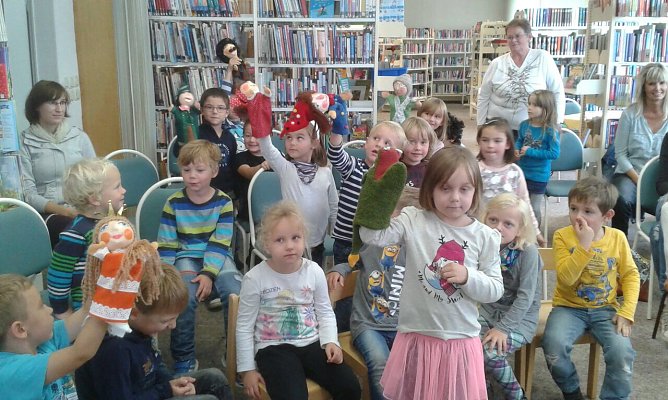 In der Leinefelder Bibliothek (Foto: Elke R&auml;uber)