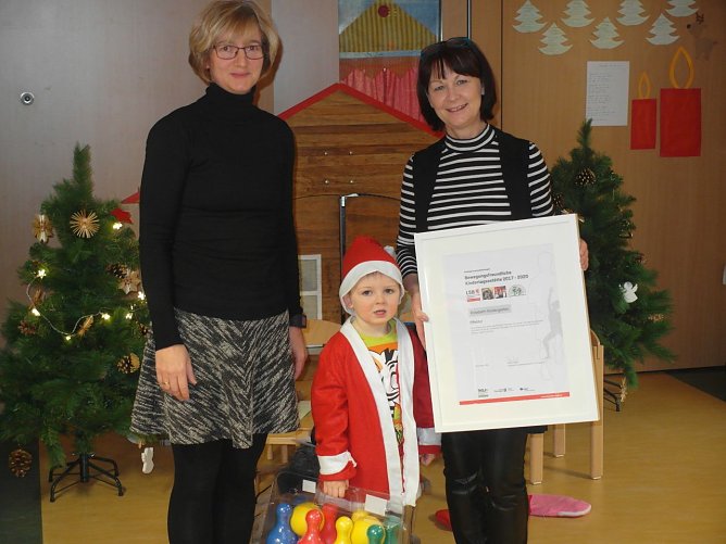 Übergabe Qualitätssiegel (Foto: KSB) Übergabe Qualitätssiegel (Foto: KSB)