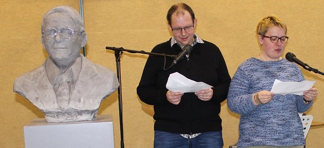 Gedichtvortrag (Foto: Gisela Reinhardt) Gedichtvortrag (Foto: Gisela Reinhardt)