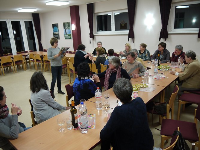 Vorbereitung Frauenfr&uuml;hst&uuml;ck (Foto: Ilka K&uuml;hn)