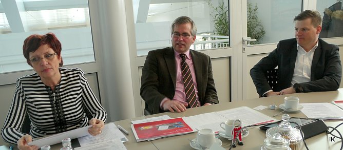 Andrea Springer, Carsten Frob&ouml;se und Sascha Albertsmeyer (Foto: Ilka K&uuml;hn)