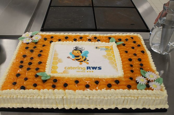 Er&ouml;ffnungtorte (Foto: Frank Stechbart)