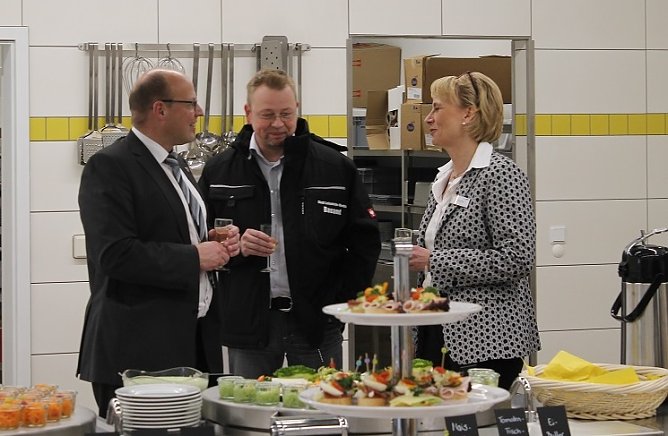 Marko Grosa, Stefan Nolte vom Bauamt und Cornelia H&auml;rtel (v.li.) (Foto: Frank Stechbart)