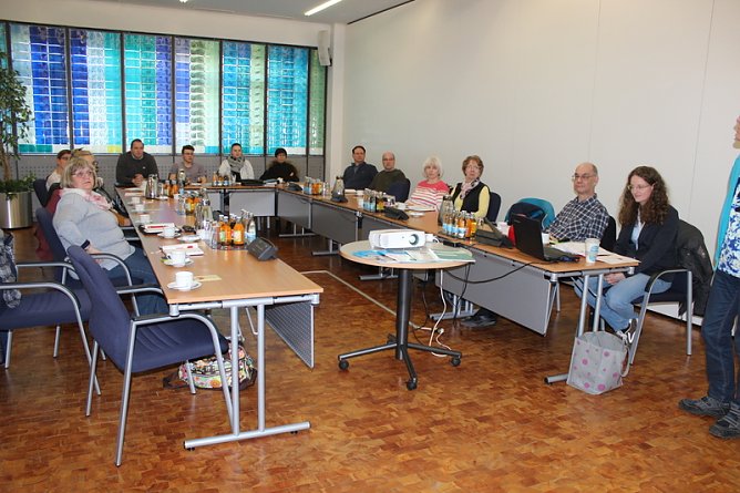 Runde Leichte Sprache (Foto: Gisela Reinhardt) Runde Leichte Sprache (Foto: Gisela Reinhardt)