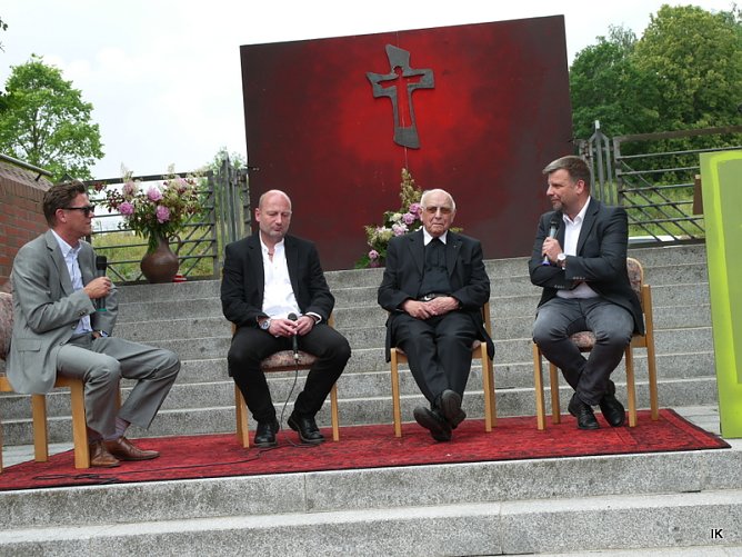 Gespr&auml;chsrunde (Foto: Ilka K&uuml;hn)