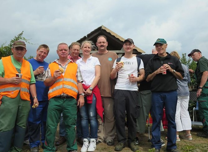 Grillmittag (Foto: Gisela Reinhardt) Grillmittag (Foto: Gisela Reinhardt)