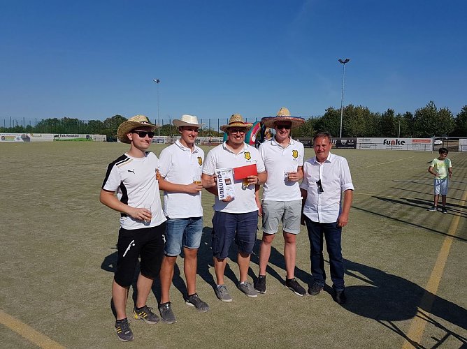 Kirmesburschen auf Platz 1 (Foto: SG Birkungen)