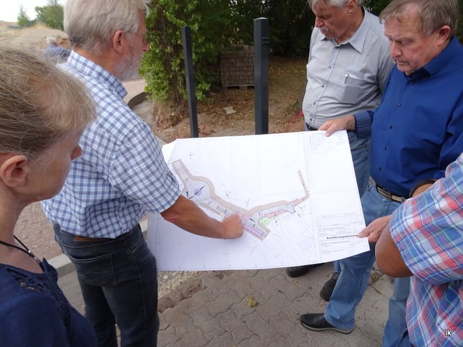 Straßenausbau Friedhof (Foto: Ilka Kühn) Straßenausbau Friedhof (Foto: Ilka Kühn)