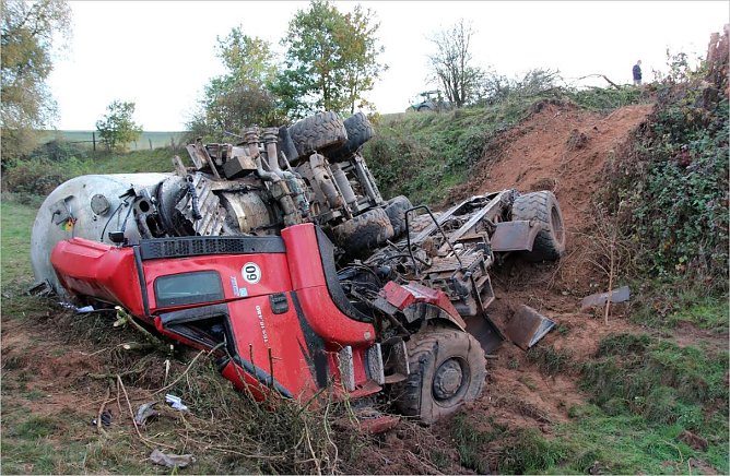 Schwerer Unfall (Foto: Feuerwehr Heiligenstadt)