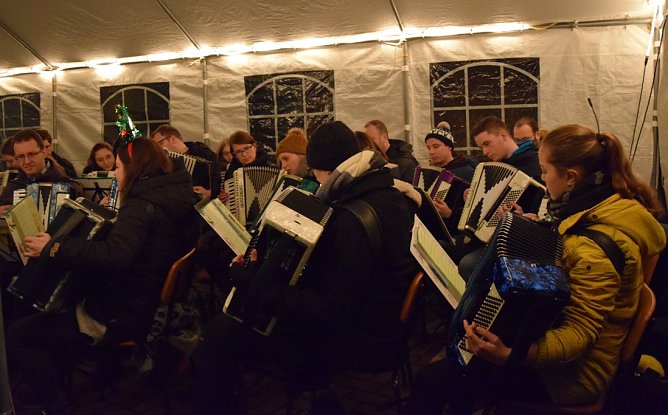 Akkordeonorchester (Foto: Josephine Ga&szlig;mann)