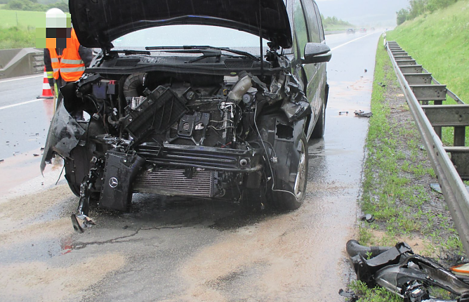 Crash auf der A38 (Foto: Autobahnpolizeiinspektion)