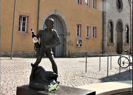 Weinfest an der ev. Kirche (Foto: B. Berkhahn)