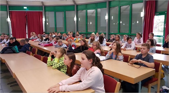 Lesewettbewerb (Foto: Gymnasium Worbis) Lesewettbewerb (Foto: Gymnasium Worbis)