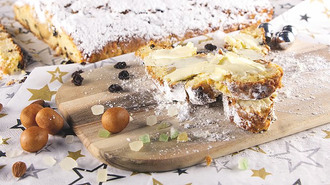 Weihnachtlicher Kartoffelstollen mit Marzipan_ (Foto: Kartoffel-Marketing GmbH.)
