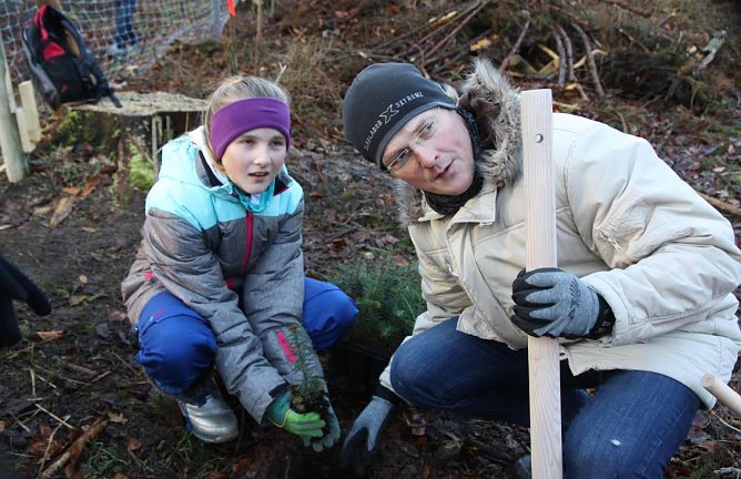 Baumpflanzung (Foto: Elke Sagorski)