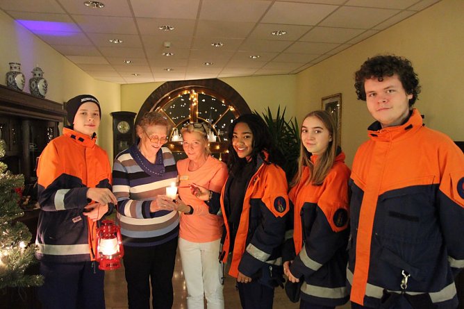 Friedenslicht (Foto: Feuerwehr Heiligenstadt) Friedenslicht (Foto: Feuerwehr Heiligenstadt)