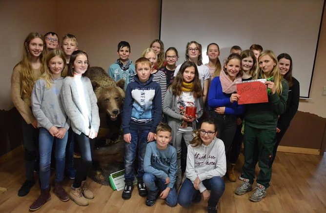 6. Klasse spendete (Foto: Bärenpark) 6. Klasse spendete (Foto: Bärenpark)