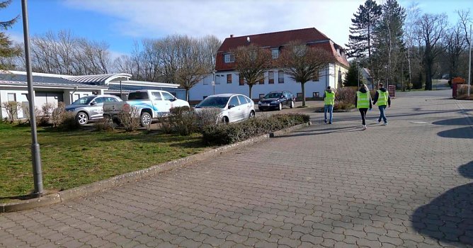 Kontrolle (Foto: Ordnungsamt/Stadt Leinefelde-Worbis) Kontrolle (Foto: Ordnungsamt/Stadt Leinefelde-Worbis)