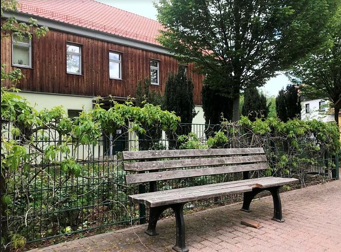 Bank zerstört (Foto: René Weißbach) Bank zerstört (Foto: René Weißbach)