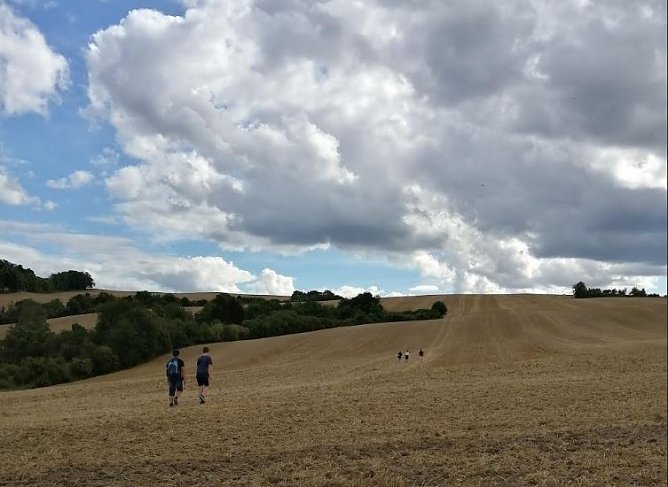 Wanderung zum Mittelpunkt Deutschlands (Foto: Markus Janitzki) Wanderung zum Mittelpunkt Deutschlands (Foto: Markus Janitzki)
