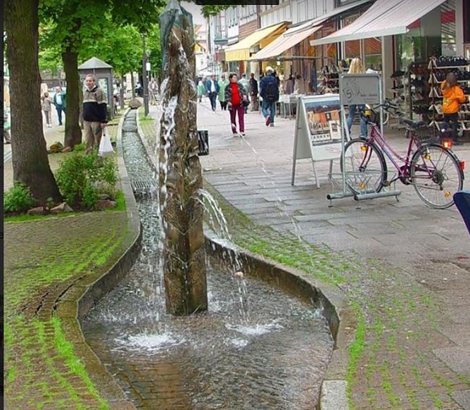 Grenzpfahlbrunnen auf der Marktstraße (Foto: Stadt Duderstadt) Grenzpfahlbrunnen auf der Marktstraße (Foto: Stadt Duderstadt)