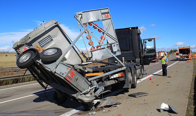 Unfall auf der A38 (Foto: S.Dietzel) Unfall auf der A38 (Foto: S.Dietzel)