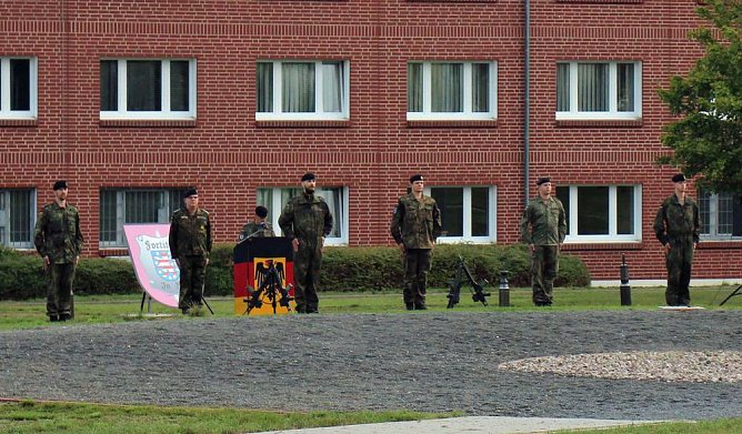 Panzerkompanie in Bad Frankenhausen verabschiedet (Foto: Karl-Heinz Herrmann) Panzerkompanie in Bad Frankenhausen verabschiedet (Foto: Karl-Heinz Herrmann)