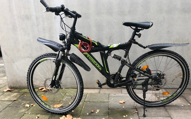 Fahrr&auml;der im Stra&szlig;engraben gefunden (Foto: Landespolizeiinspektion Nordhausen)