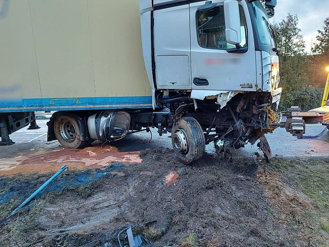 Bergung des LKW (Foto: S.Dietzel) Bergung des LKW (Foto: S.Dietzel)