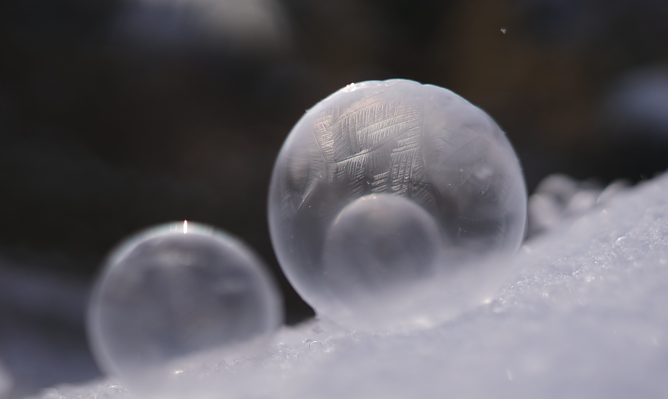 Der Winter kann auch K&uuml;nstler sein (Foto: Maike Neise)