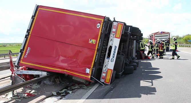 LKW-Unfall auf der Autobahn (Foto: S.Dietzel) LKW-Unfall auf der Autobahn (Foto: S.Dietzel)