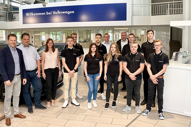 Acht Neue f&uuml;r das "A-Team"  (Foto: Autohaus Albertsmeyer)