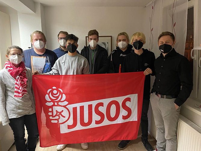  v.l.n.r.: Alexandra Wallrodt (stellv. Landesvorsitzende Jusos TH) Lars Zbierski (Beisitzer), Hannes Fiedler (Beisitzer), Kai Majer (Vorsitzender), Martin Freitag, Svenja Gappenberger (stellv. Kreisvorsitzende), Josef Bleich (Beisitzer), Maximilian Schr&ouml;ter (Landesvorsitzender Jusos TH) (Foto: Jusos Eichsfeld)