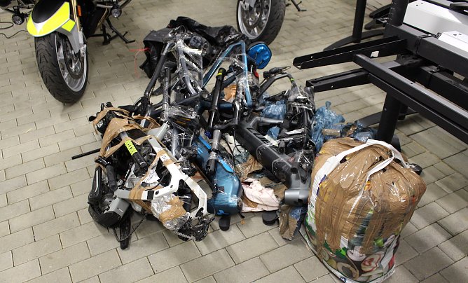 Sichergestelltes Diebesgut (Foto: Autobahnpolizei) Sichergestelltes Diebesgut (Foto: Autobahnpolizei)