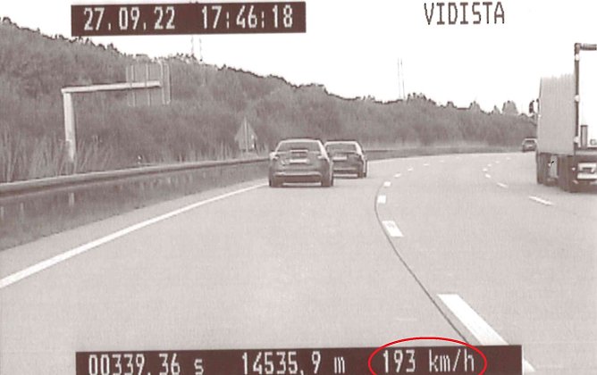 Das Beweisfoto (Foto: Autobahnpolizei) Das Beweisfoto (Foto: Autobahnpolizei)