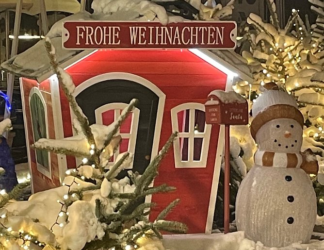 "Frohe Weihnachten" vom Erfurter Weihnachtsmarkt (Foto: Tim Sch&auml;fer)